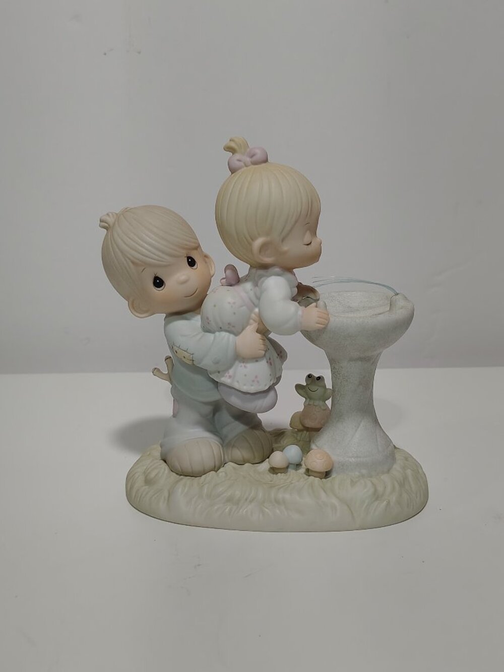 Precious Moments Your Love Is So Uplifting 520675 Boy Girl Water Fountain 1988